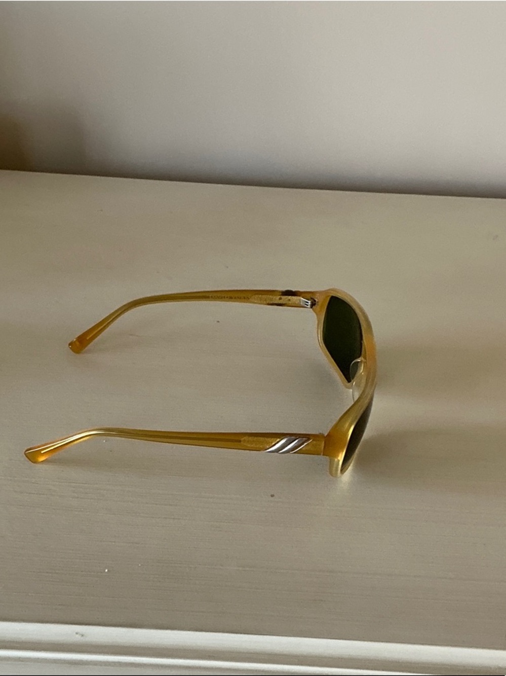 Authentic, David Yurman DY 626, Honey Frame Sunglasses with Green Lenses - Picture 5 of 13